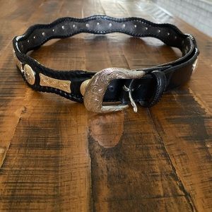 Tony Lama Men's Cutting Champ Black with Silver Conchos Scalloped Western Belt